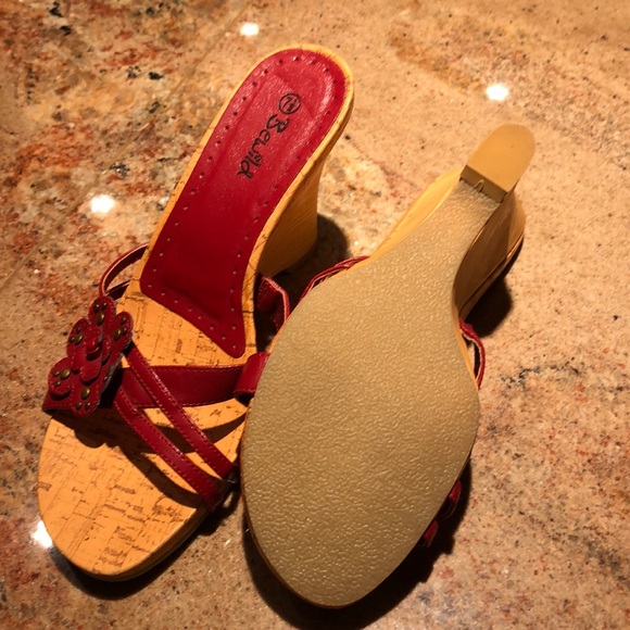 Bewild heels, size 7.5 - Picture 3 of 4